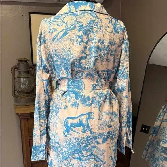 Blue and Cream Women's Printed Set (Almost Identical to the Commense version) - Picture 7 of 11